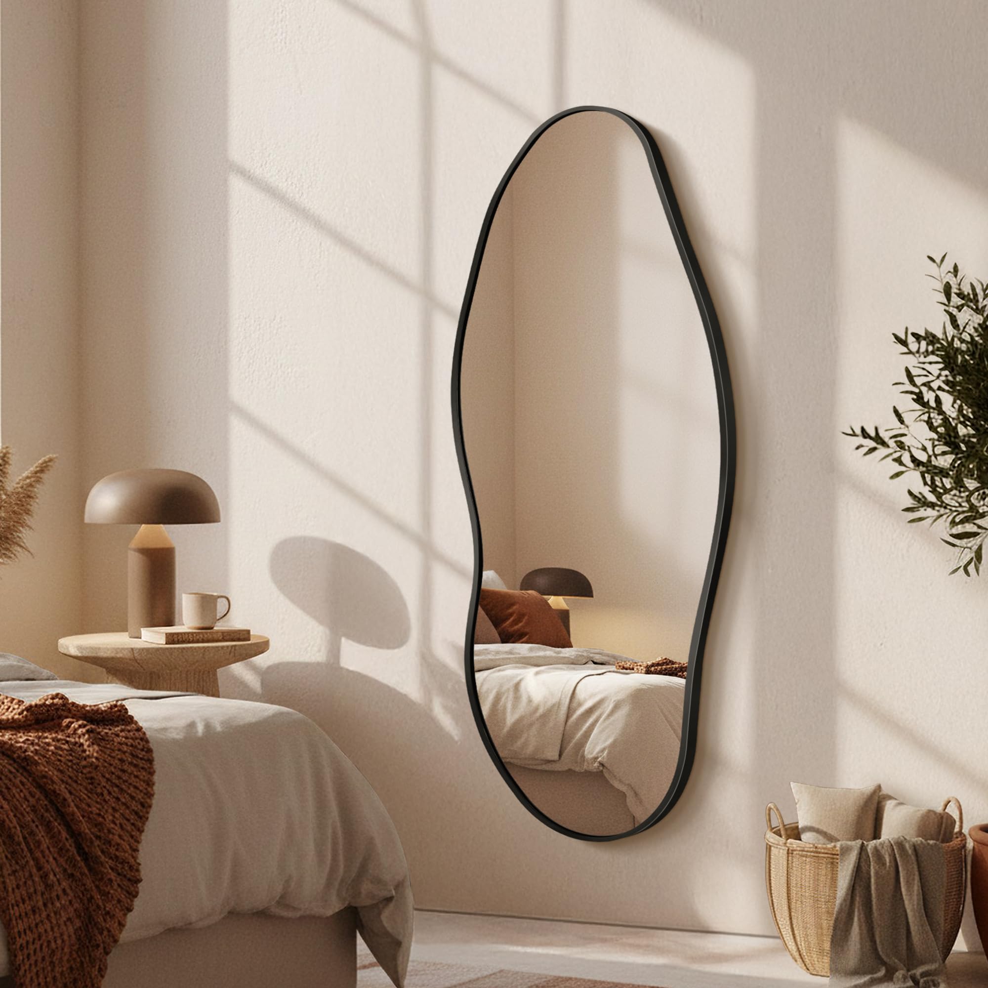 Auréa Form™ Statement Mirror